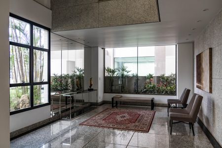 Apartamento para alugar com 388m², 3 quartos e 4 vagas Apartamento para alugar com 388m², 3 quartos e 4 vagasHall de entrada