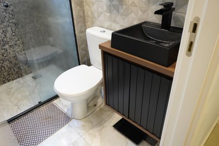 Apartamento à venda com 74m², 3 quartos e 2 vagasBanheiro da Suíte