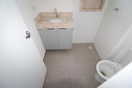 Banheiro social de apartamento à venda com 2 quartos, 38m² em Vila Ester (zona Norte), São Paulo