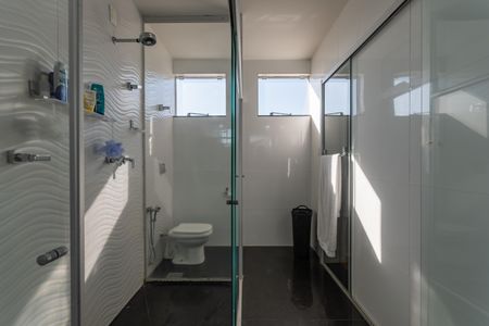 Casa à venda com 300m², 5 quartos e 2 vagasBanheiro Suite 2