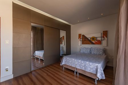 Casa à venda com 300m², 5 quartos e 2 vagasSuite 2