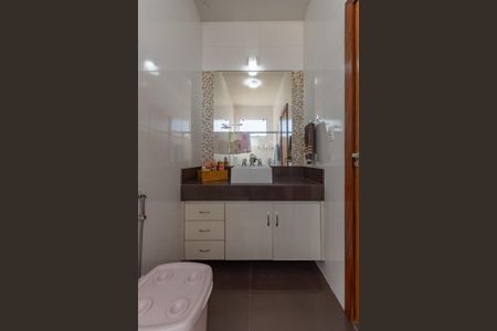 Casa à venda com 300m², 5 quartos e 2 vagasBanheiro Social 2
