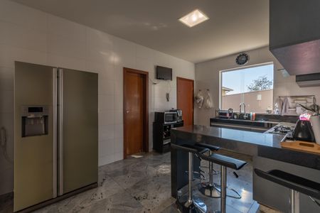 Casa à venda com 300m², 5 quartos e 2 vagasCozinha