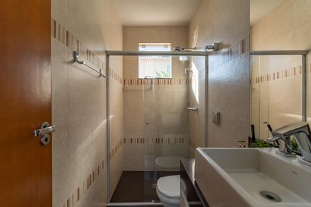 Casa à venda com 300m², 5 quartos e 2 vagasBanheiro Social 1