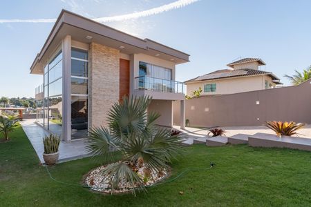 Casa à venda com 300m², 5 quartos e 2 vagasEntrada