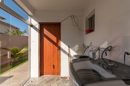 Casa à venda com 300m², 5 quartos e 2 vagasLavanderia