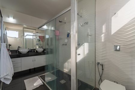 Casa à venda com 300m², 5 quartos e 2 vagasBanheiro Suite 2