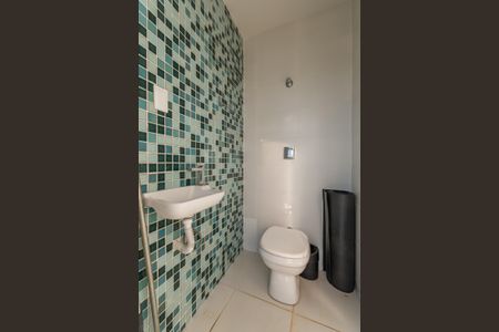 Casa à venda com 300m², 5 quartos e 2 vagasBanheiro Área Externa 1