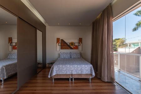 Casa à venda com 300m², 5 quartos e 2 vagasSuite 2