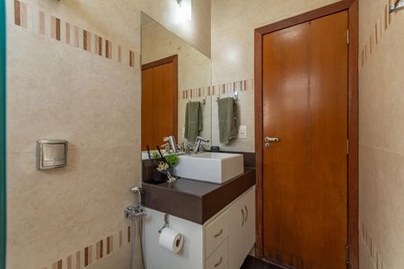 Casa à venda com 300m², 5 quartos e 2 vagasBanheiro Social 2