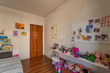 Casa à venda com 300m², 5 quartos e 2 vagasQuarto 2