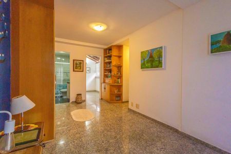 Apartamento à venda com 230m², 3 quartos e 2 vagasSuíte