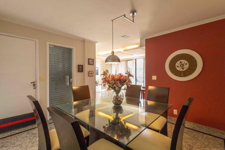 Apartamento à venda com 230m², 3 quartos e 2 vagasSala