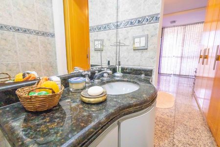 Apartamento à venda com 230m², 3 quartos e 2 vagasBanheiro da Suíte