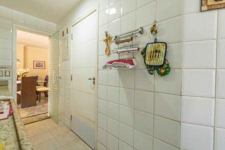 Apartamento à venda com 230m², 3 quartos e 2 vagasCozinha