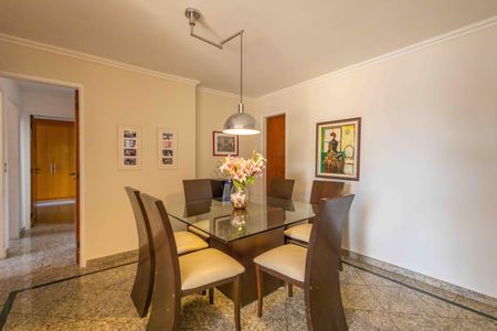 Apartamento à venda com 230m², 3 quartos e 2 vagasSala