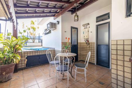 Apartamento à venda com 230m², 3 quartos e 2 vagasÁrea de Serviço