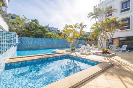 Apartamento à venda com 230m², 3 quartos e 2 vagasÁrea comum - Piscina