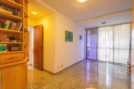 Apartamento à venda com 230m², 3 quartos e 2 vagasSuíte