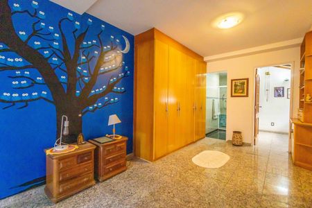 Apartamento à venda com 230m², 3 quartos e 2 vagasSuíte