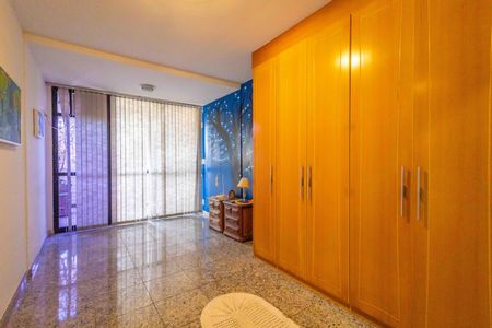 Apartamento à venda com 230m², 3 quartos e 2 vagasSuíte