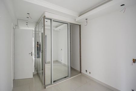 Apartamento à venda com 80m², 3 quartos e 1 vaga Suíte