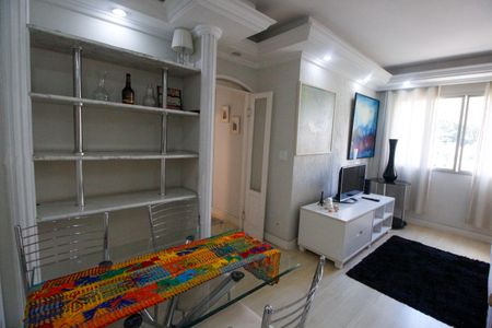 Apartamento para alugar com 60m², 2 quartos e 1 vagaSala