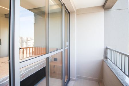 Studio para alugar com 25m², 1 quarto e sem vaga Studio para alugar com 25m², 1 quarto e sem vagaVaranda