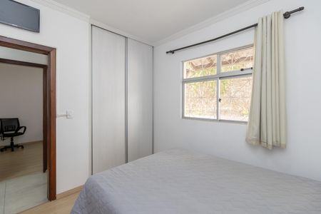 Apartamento à venda com 201m², 3 quartos e 2 vagasQuarto 3