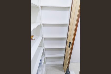 Apartamento à venda com 201m², 3 quartos e 2 vagas Apartamento à venda com 201m², 3 quartos e 2 vagasdispensa