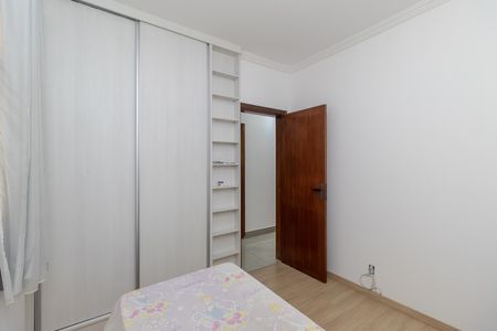 Quarto 2 de apartamento à venda com 3 quartos, 201m² em Itapoã, Belo Horizonte
