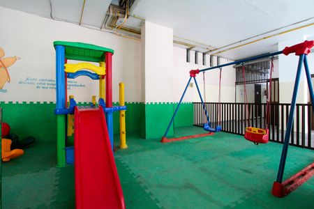 Apartamento à venda com 80m², 2 quartos e sem vagaÁrea comum - Playground