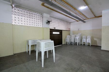 Apartamento à venda com 80m², 2 quartos e sem vagaÁrea comum - Salão de festas