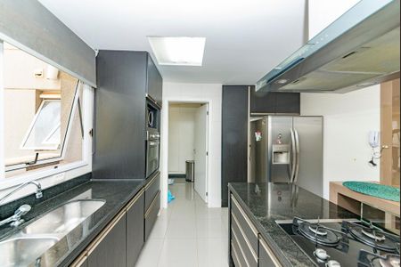 Apartamento à venda com 220m², 4 quartos e 4 vagasCozinha