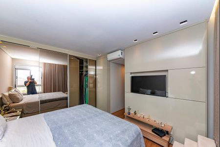 Apartamento à venda com 220m², 4 quartos e 4 vagasSuíte 1