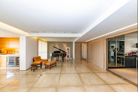 Apartamento à venda com 220m², 4 quartos e 4 vagasSala