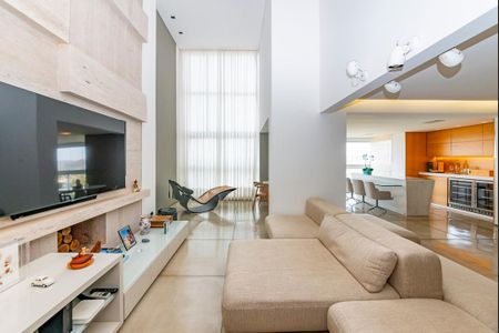 Apartamento à venda com 220m², 4 quartos e 4 vagasSala