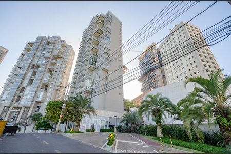 Apartamento à venda com 220m², 4 quartos e 4 vagasFachada