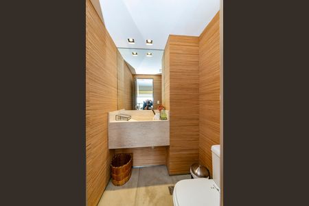 Apartamento à venda com 220m², 4 quartos e 4 vagasLavabo