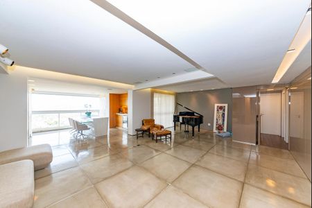 Apartamento à venda com 220m², 4 quartos e 4 vagasSala