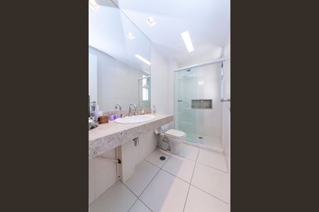 Apartamento à venda com 220m², 4 quartos e 4 vagasBanheiro da Suíte 2