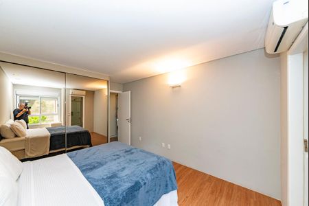 Apartamento à venda com 220m², 4 quartos e 4 vagasSuíte 2