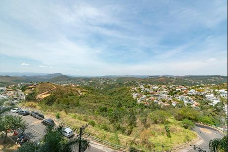 Apartamento à venda com 220m², 4 quartos e 4 vagasVaranda