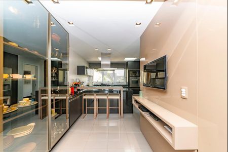 Apartamento à venda com 220m², 4 quartos e 4 vagasCozinha