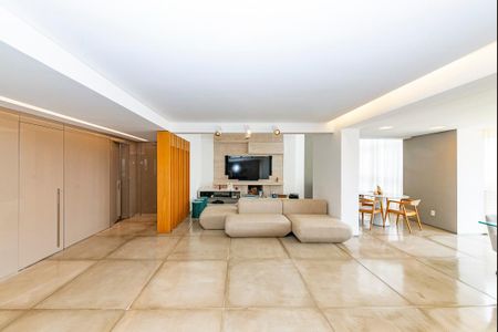 Apartamento à venda com 220m², 4 quartos e 4 vagasSala