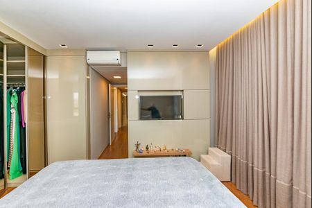 Apartamento à venda com 220m², 4 quartos e 4 vagasSuíte 1