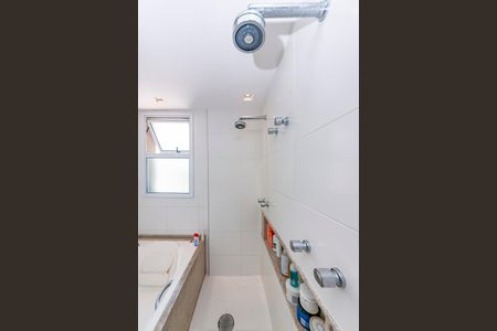 Apartamento à venda com 220m², 4 quartos e 4 vagasBanheiro da Suíte 1