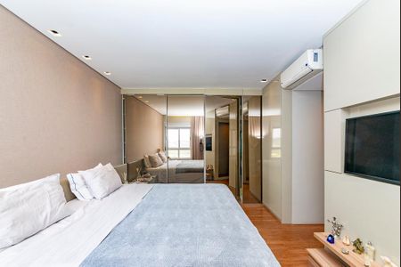 Apartamento à venda com 220m², 4 quartos e 4 vagasSuíte 1