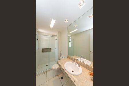 Apartamento à venda com 220m², 4 quartos e 4 vagasBanheiro da Suíte 3