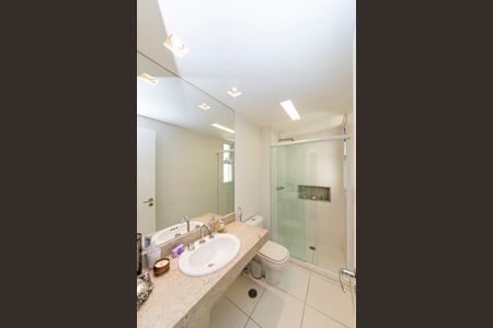 Apartamento à venda com 220m², 4 quartos e 4 vagasBanheiro da Suíte 2